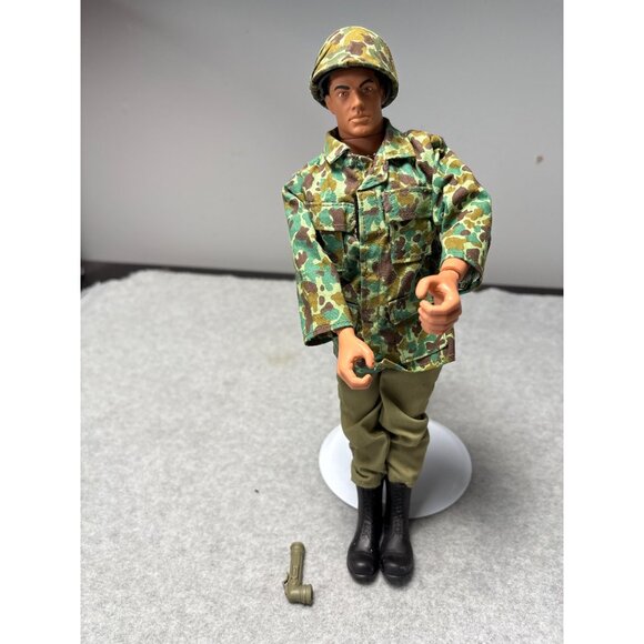 G.I. Joe 1996 Army Camo Action Figure with Dog Tags & Removable Helmet - Picture 1 of 8